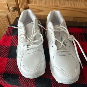 ETONIC size 10 1/2 D stable pro sneakers